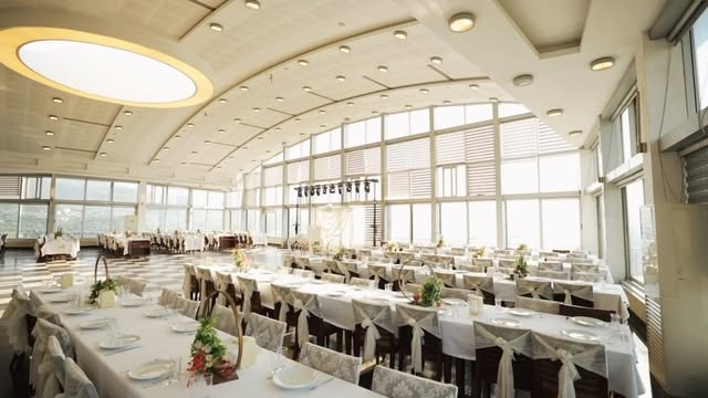 Organizasyon için hazırlanmış Kule Restaurant kapalı salonu